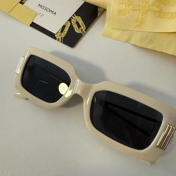 BRAND NEW LE SPECS ORION RIDGE SUNGLASSES in offwhite - Picture 6 of 6